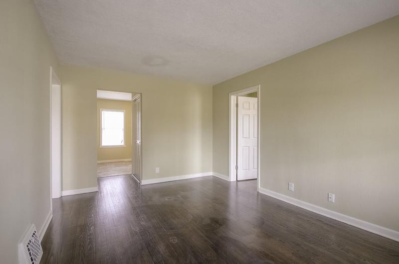 1340 Main St, Independence, MO 64055