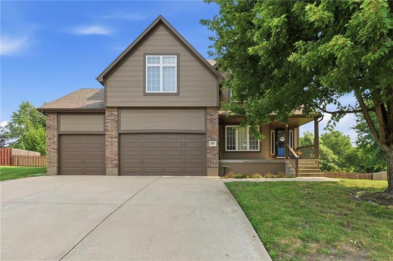 932 Elder Ct, Raymore, MO 64083