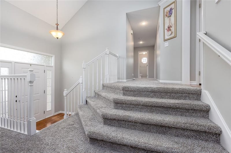 9918 Highland Pl, Kansas City, MO 64155