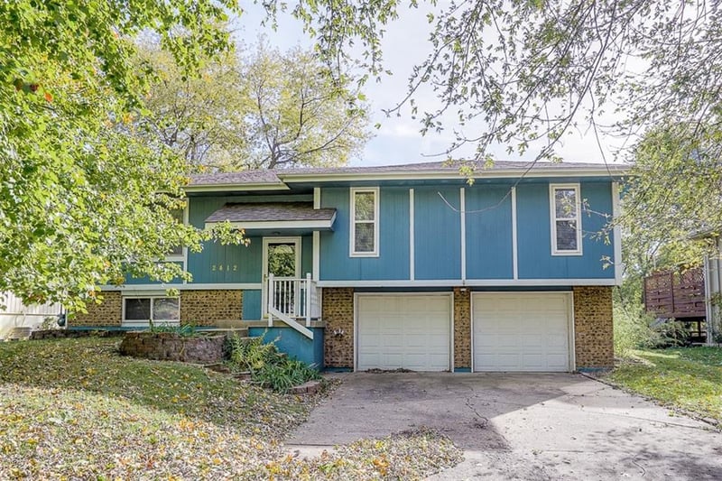 2412 SW 2nd Ter, Blue Springs, MO 64014