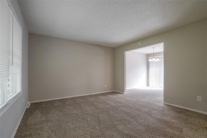 2412 SW 2nd Ter, Blue Springs, MO 64014