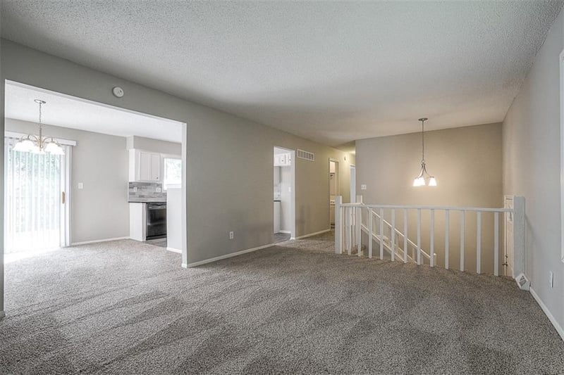 2412 SW 2nd Ter, Blue Springs, MO 64014