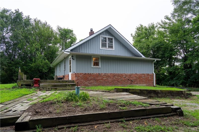 6501 16th St, St Joseph, MO 64504