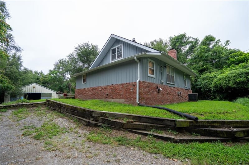 6501 16th St, St Joseph, MO 64504