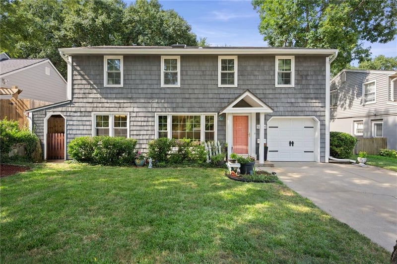 5504 51st St, Roeland Park, KS 66202