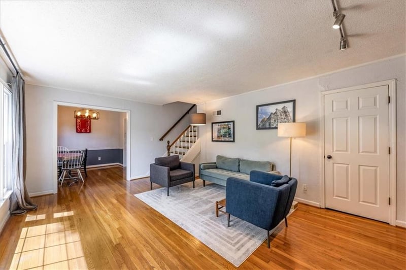 5504 W 51st St, Roeland Park, KS 66202