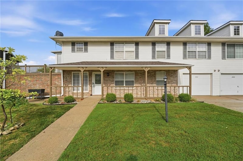 2002 Hummel Dr, Independence, MO 64055