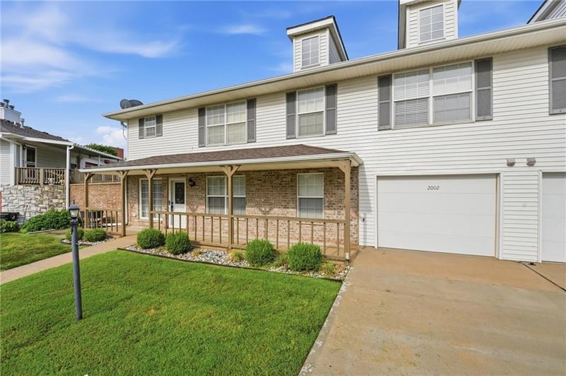 2002 Hummel Dr, Independence, MO 64055