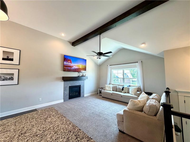 701 Juniper Dr, Blue Springs, MO 64014