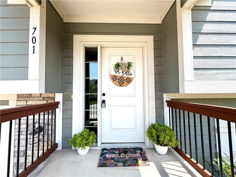 701 Juniper Dr, Blue Springs, MO 64014
