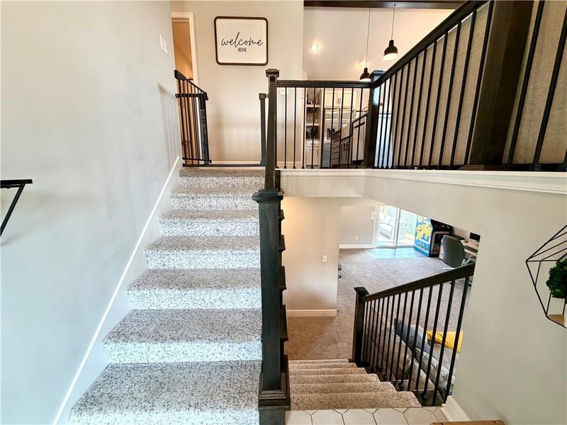 701 Juniper Dr, Blue Springs, MO 64014
