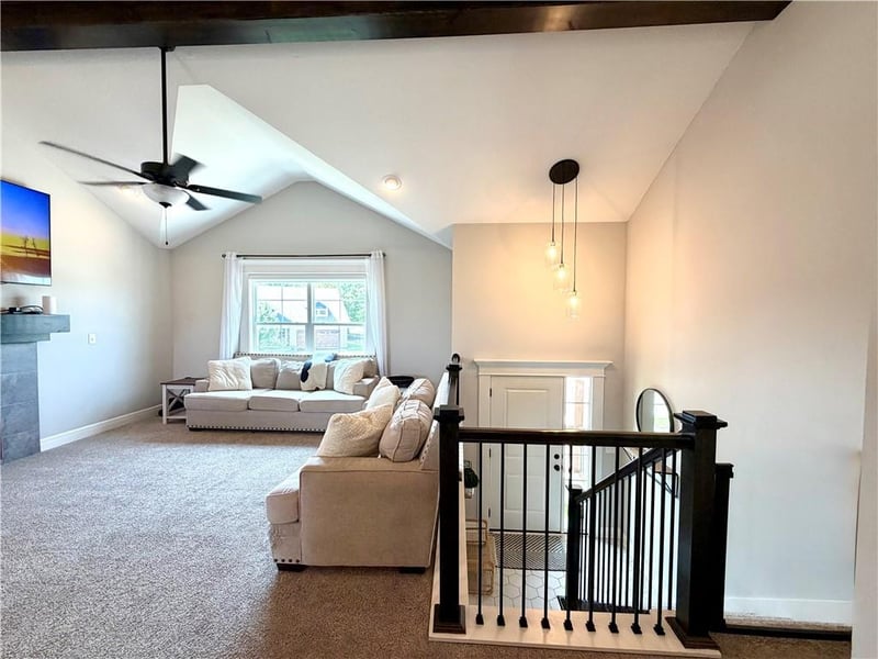 701 Juniper Dr, Blue Springs, MO 64014