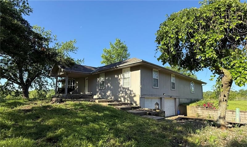23820 S State Highway Ee Hw S, Harrisonville, MO 64701