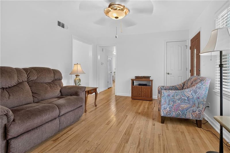 8217 Barkley Ln, Overland Park, KS 66204