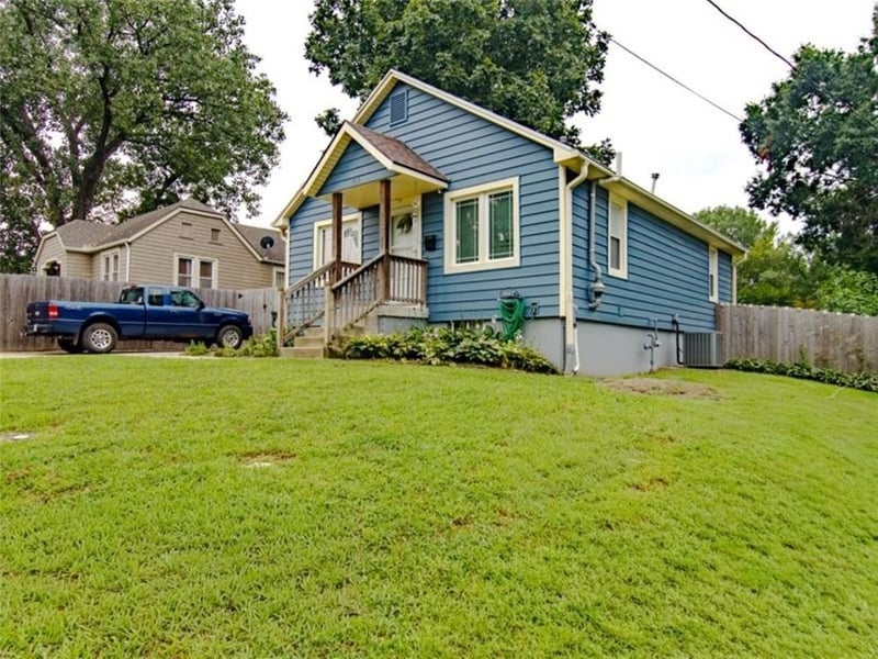 103 Myrtle St, Pleasant Hill, MO 64080