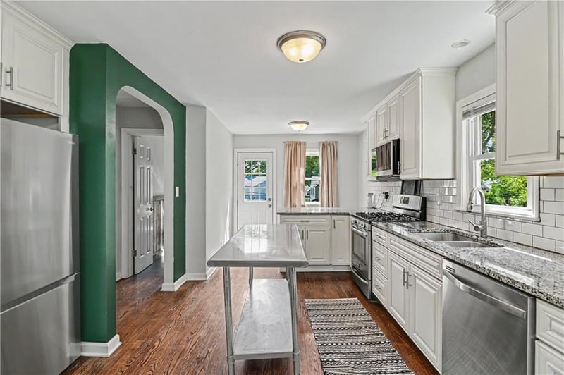 7403 Campbell St, Kansas City, MO 64131
