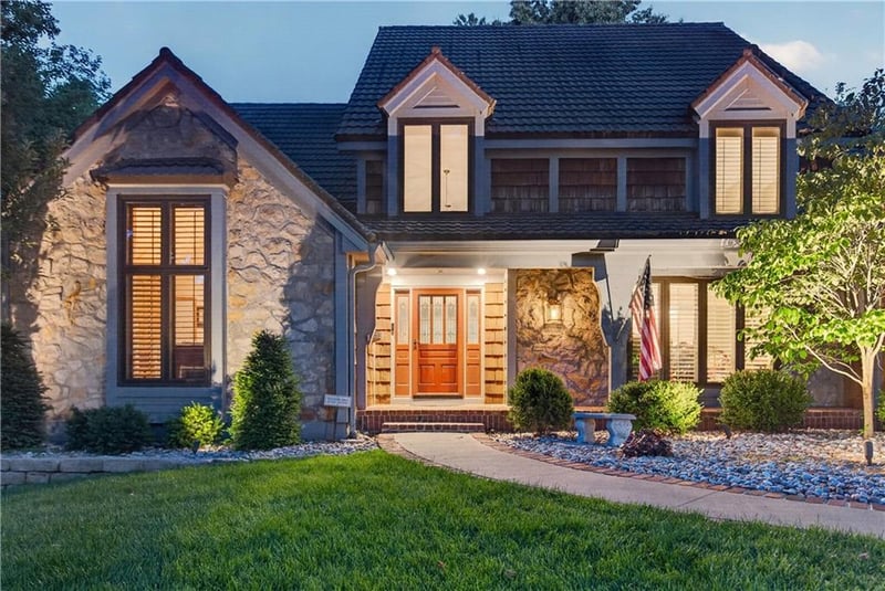 10703 W 124 St, Overland Park, KS 66213