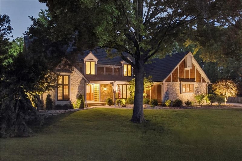 10703 124 St, Overland Park, KS 66213
