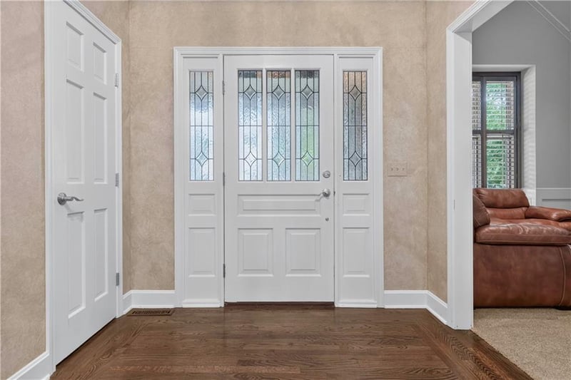 10703 W 124 St, Overland Park, KS 66213