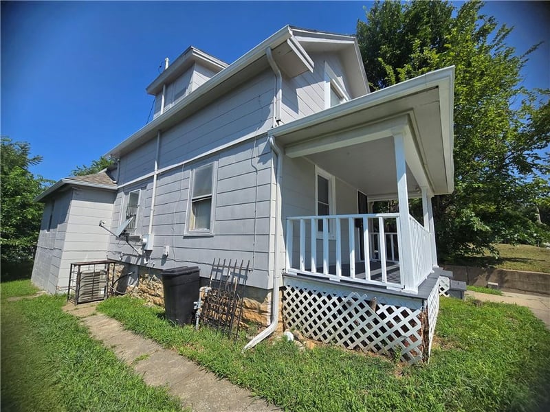 3738 Brooklyn Ave, Kansas City, MO 64109