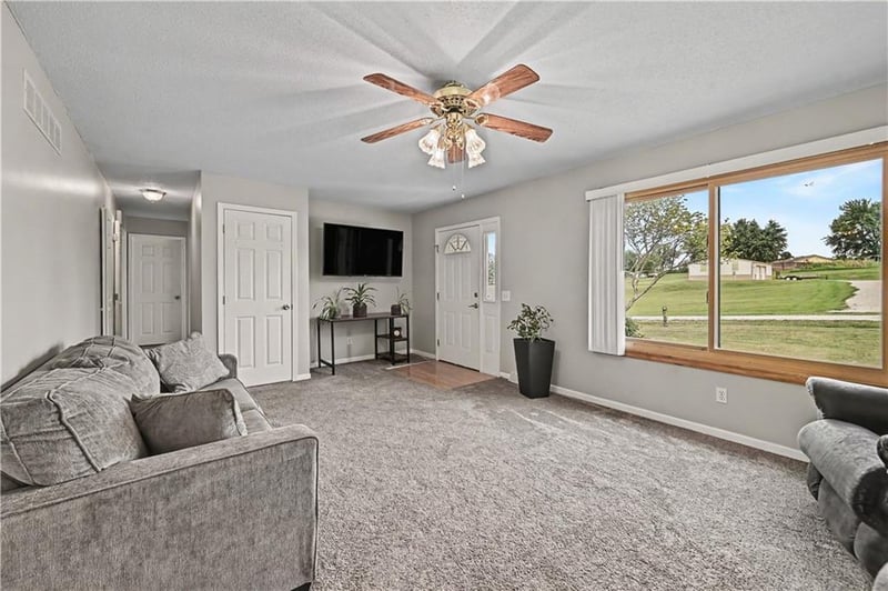 31455 Lyman Ln, Excelsior Springs, MO 64024