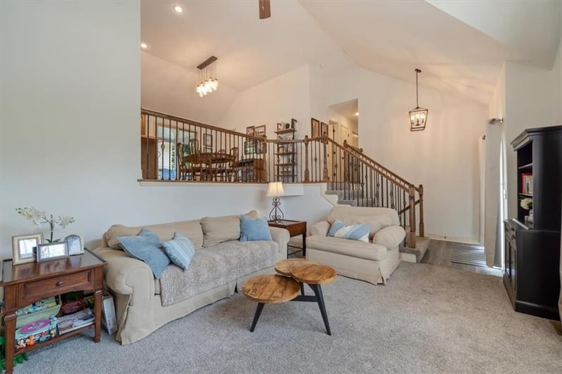 1511 Honeysuckle Dr, Liberty, MO 64068