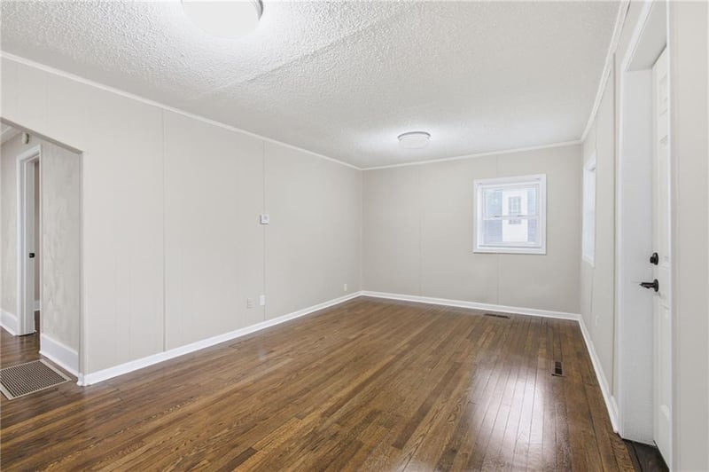 4734 Mission Rd, Roeland Park, KS 66205