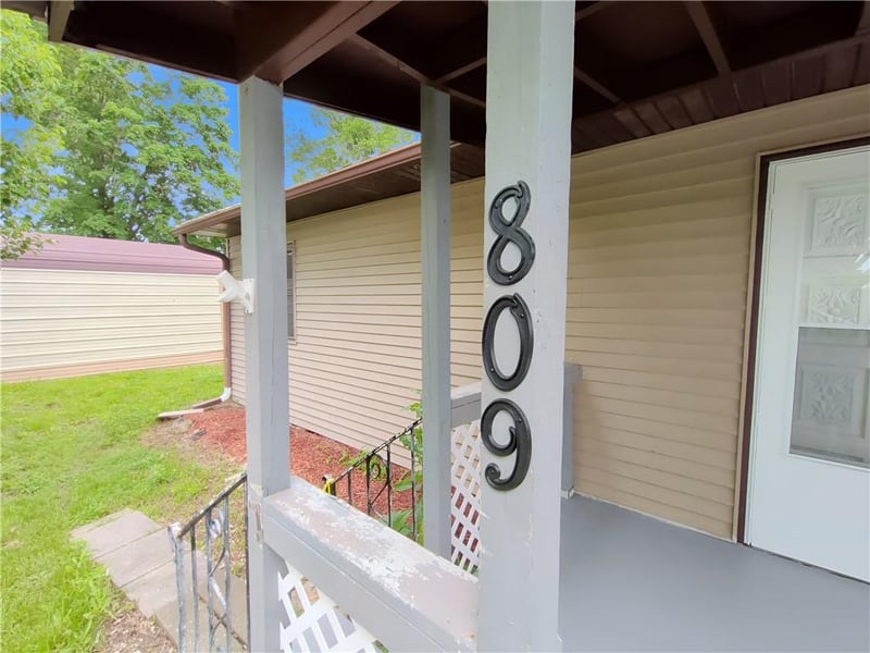 809 Taylor St, Lowry City, MO 64763