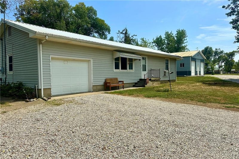 17165 1200 Rd, Nevada, MO 64772