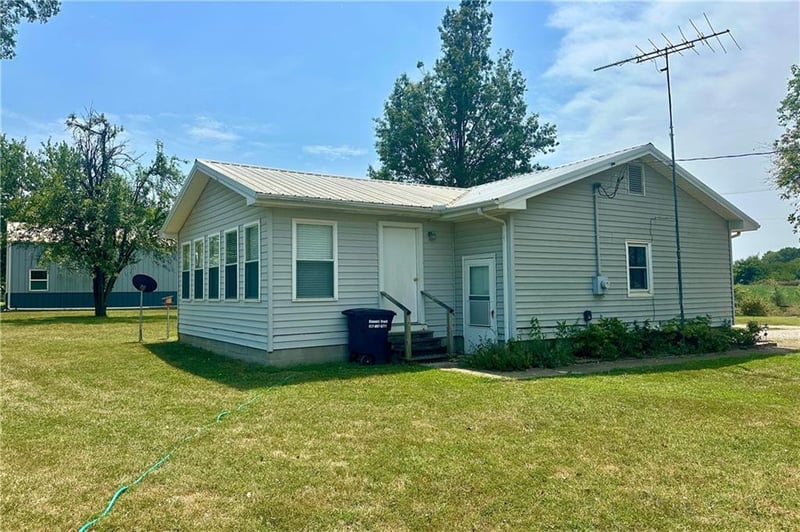 17165 1200 Rd, Nevada, MO 64772