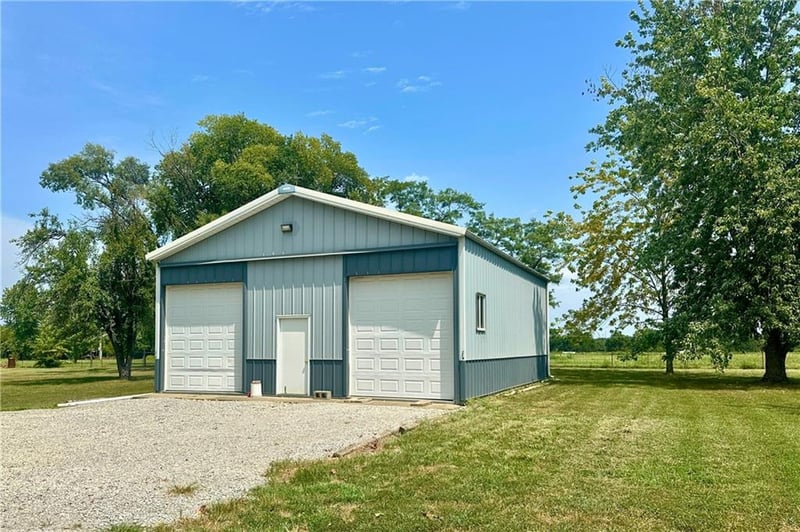 17165 1200 Rd, Nevada, MO 64772