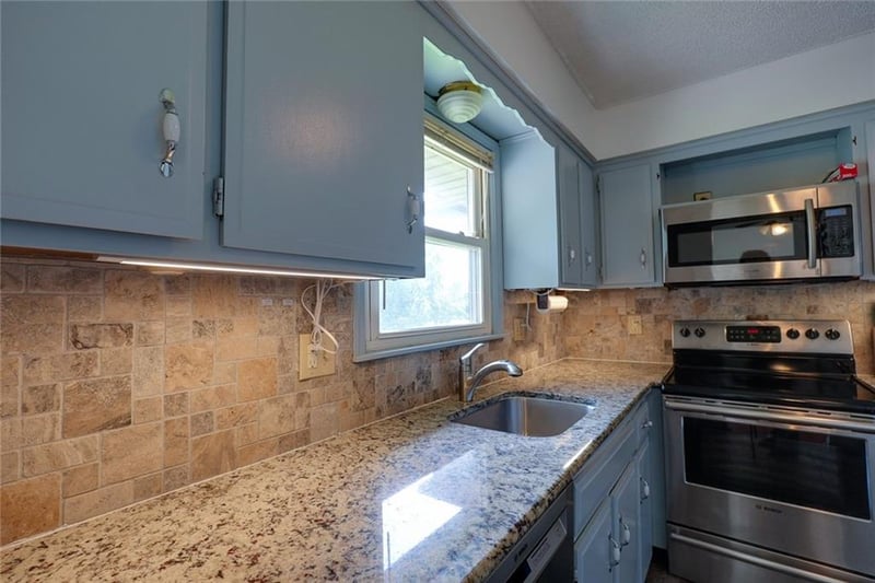 7312 NW 77th Ter, Kansas City, MO 64152