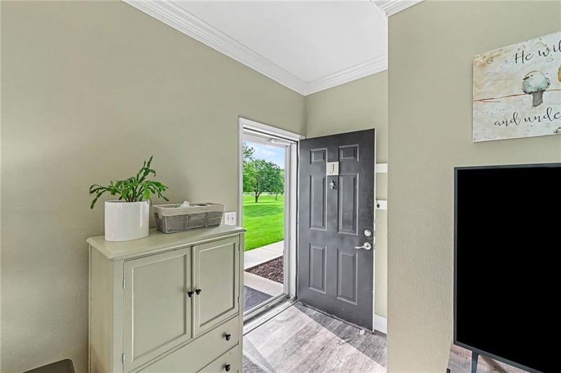 11607 Tomahawk Creek Pw #J, Leawood, KS 66211