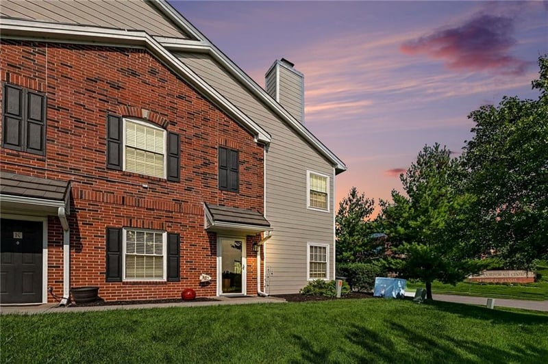 11607 Tomahawk Creek Pw #J, Leawood, KS 66211