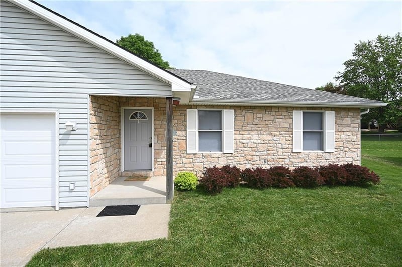 14 Sandi Cir, Dearborn, MO 64439
