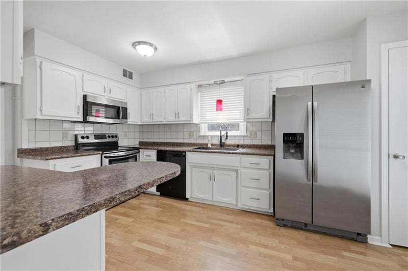 7832 N Garfield Ave, Kansas City, MO 64118