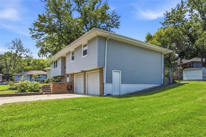 1008 21st Ter, Leavenworth, KS 66048