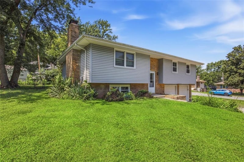 1008 21st Ter, Leavenworth, KS 66048