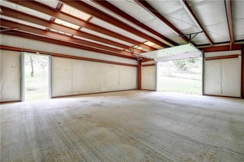 11015 Crooked Rd, Kansas City, MO 64152
