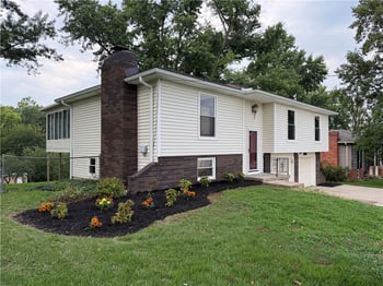 11015 Crooked Rd, Kansas City, MO 64152