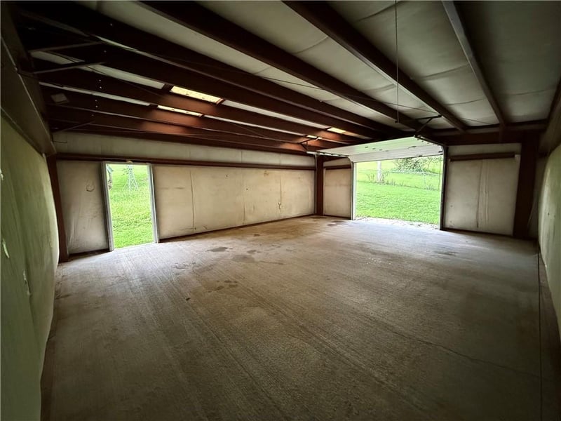 11015 Crooked Rd, Kansas City, MO 64152