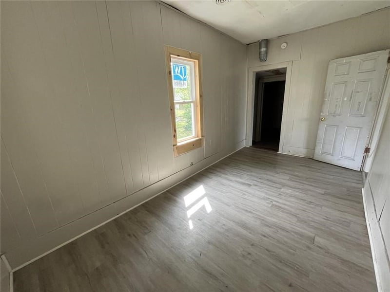 820 1st St, Webb City, MO 64870