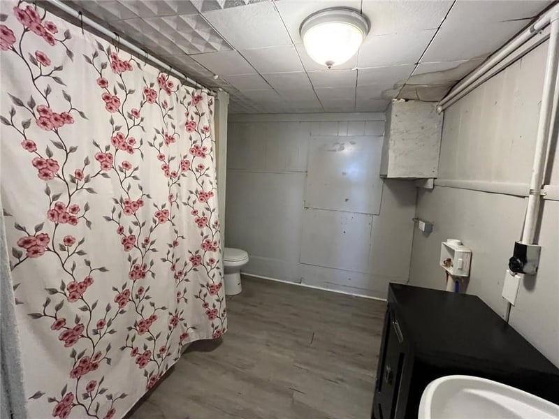 820 1st St, Webb City, MO 64870