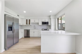 11506-11508 Oak St, Kansas City, MO 64114