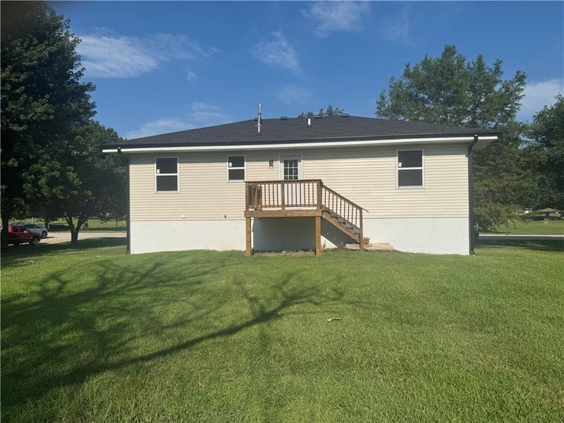 818 High St, Butler, MO 64730