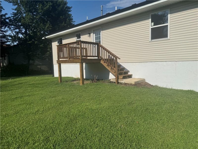 818 High St, Butler, MO 64730
