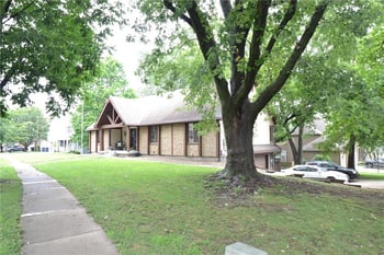 8001 Lydia Ave, Kansas City, MO 64118