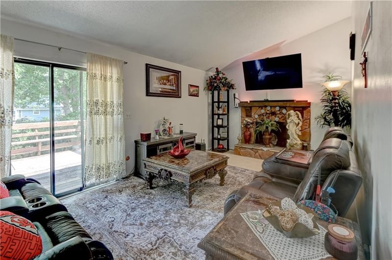 2400 84th Ter, Kansas City, MO 64154