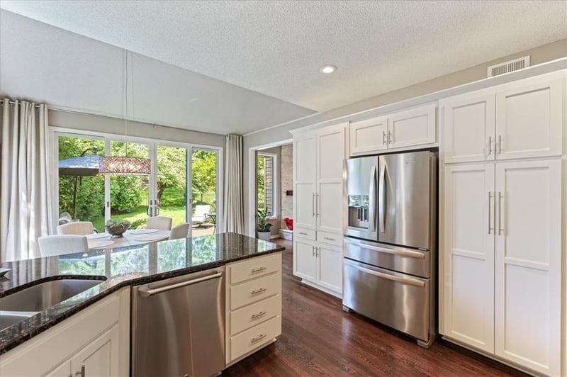 5124 W 159th Ter, Overland Park, KS 66085