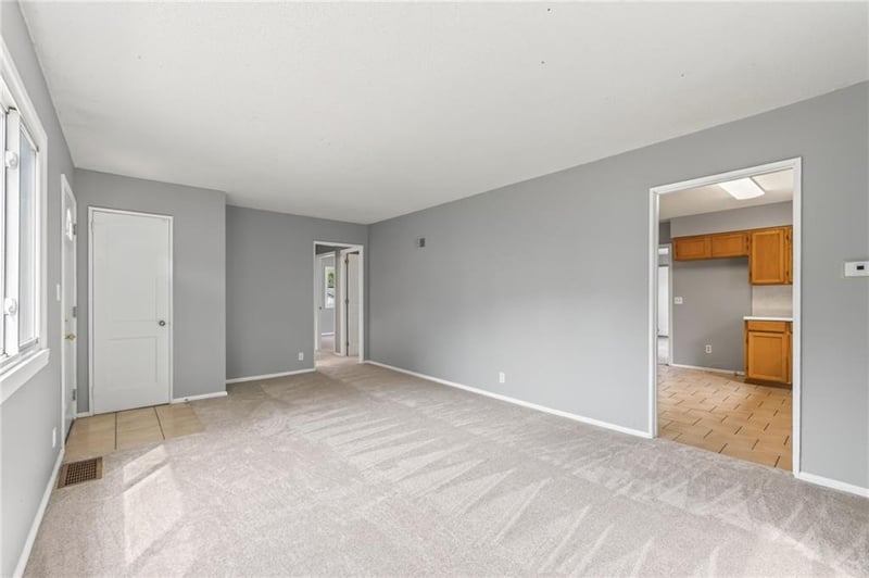 2412 59th Ter, Kansas City, MO 64118